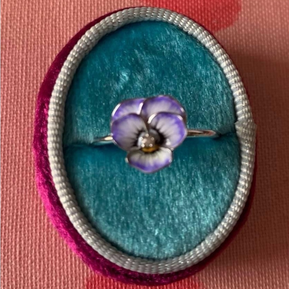 Poppy Angeloff Mini Pansy Ring